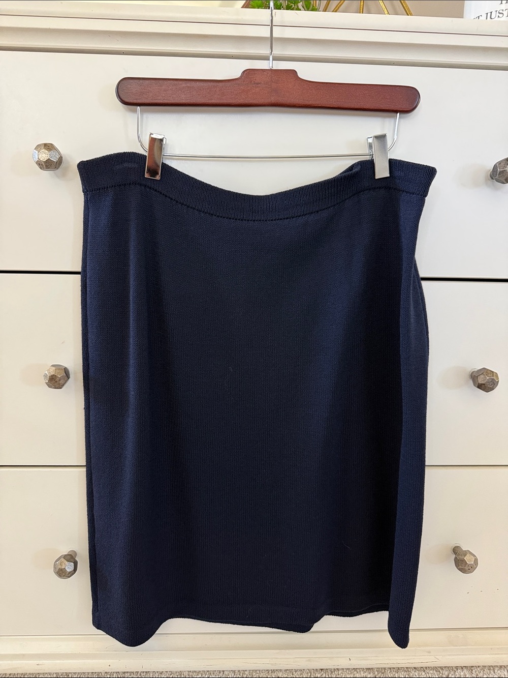 St. John Navy Knit Pencil Skirt - Women's